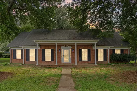 8619 Chesterfield Dr, Southaven, MS 38671