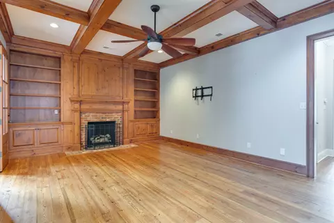 Living - 362 Shively Ave, Collierville, TN 38017 photo 2 of 4