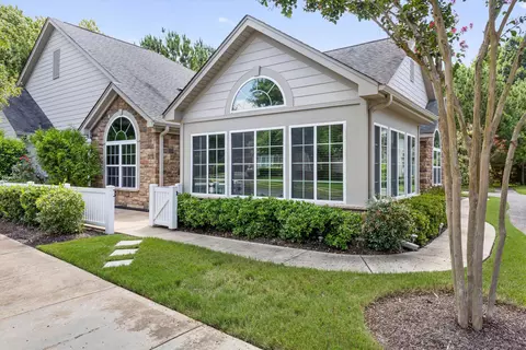 310 Stonevillage Dr E #9, Collierville, TN 38017