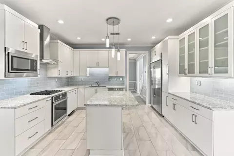 2053 Johnson Rd, Germantown, TN 38139