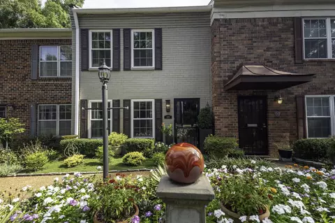 528 Peabody Sq #528, Memphis, TN 38104