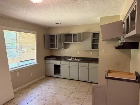 Kitchen - 4474 Spring Glen Dr, Memphis, TN 38128 photo 1 of 1
