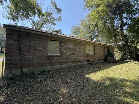 Exterior - 4474 Spring Glen Dr, Memphis, TN 38128 photo 2 of 4