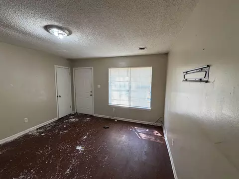 Living - 4474 Spring Glen Dr, Memphis, TN 38128 photo 3 of 3