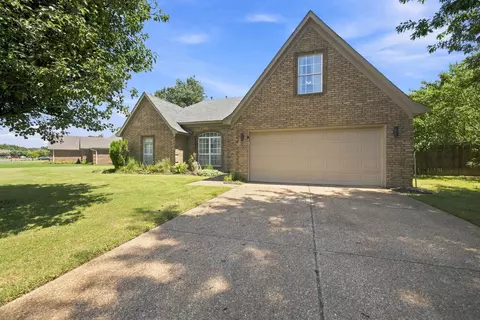 255 Cameron Dr, Oakland, TN 38060