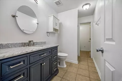 Bath - 9333 Breakstone Cv, Collierville, TN 38017 photo 3 of 5