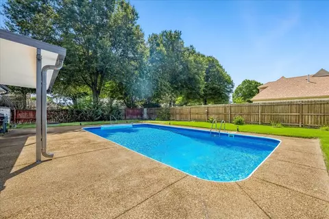 Exterior - 9333 Breakstone Cv, Collierville, TN 38017 photo 4 of 8