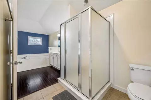 Bath - 9333 Breakstone Cv, Collierville, TN 38017 photo 2 of 5