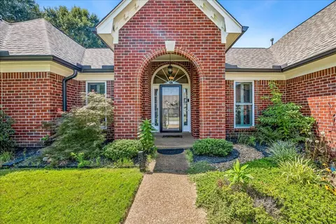 Exterior - 9333 Breakstone Cv, Collierville, TN 38017 photo 3 of 8