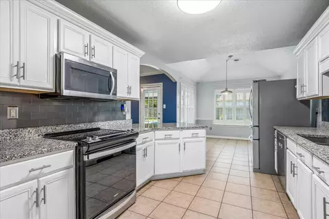 Kitchen - 9333 Breakstone Cv, Collierville, TN 38017 photo 3 of 3