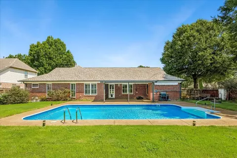 Exterior - 9333 Breakstone Cv, Collierville, TN 38017 photo 5 of 8