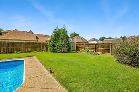 Exterior - 9333 Breakstone Cv, Collierville, TN 38017 photo 8 of 8
