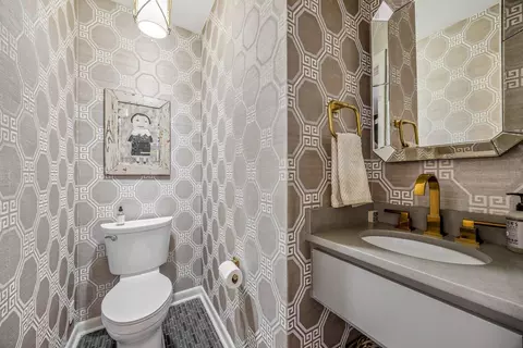 Bath - 367 Riverbluff Pl #367, Memphis, TN 38103 photo 1 of 5
