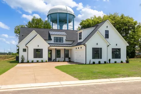 2299 Cherokee Trl, Dyersburg, TN 38024