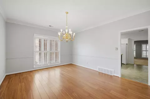 1080 Mirror Lake Ln, Cordova, TN 38018