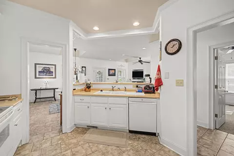 Kitchen - 21 Tamara Trl, Iuka, MS 38852 photo 4 of 4