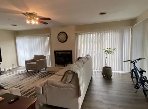 6586 S Poplar Woods Cir S #2, Germantown, TN 38138