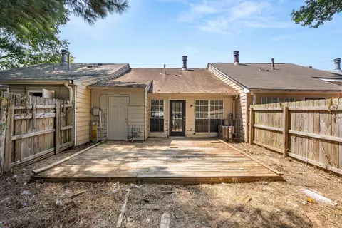 Exterior - 2814 E Hickory Blf, Memphis, TN 38128 photo 4 of 5