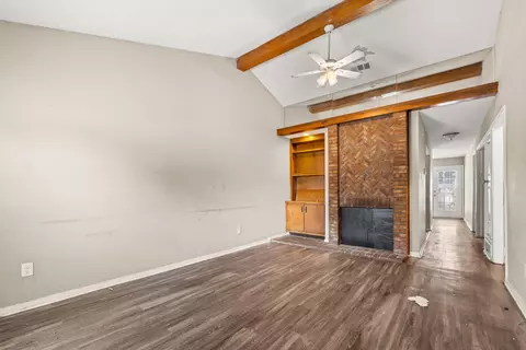 Living - 2814 E Hickory Blf, Memphis, TN 38128 photo 2 of 3