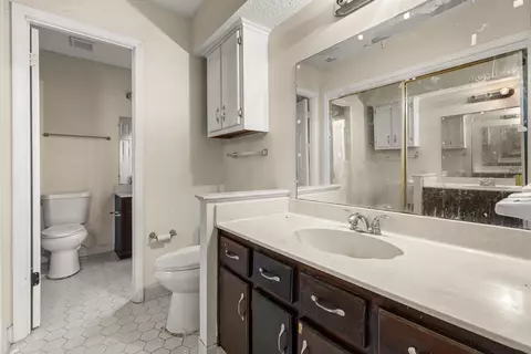 Bath - 2814 E Hickory Blf, Memphis, TN 38128 photo 4 of 4