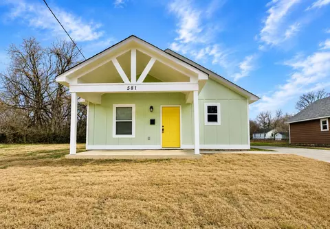 581 Gilleas Rd, Memphis, TN 38109