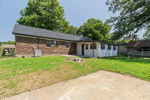 Exterior - 7089 E Foxhill Dr, Bartlett, TN 38135 photo 3 of 4