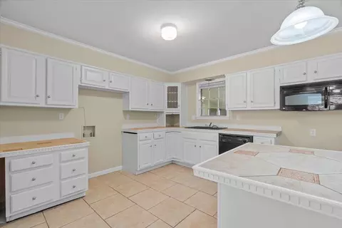 Kitchen - 7089 E Foxhill Dr, Bartlett, TN 38135 photo 1 of 3