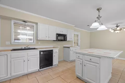 Kitchen - 7089 E Foxhill Dr, Bartlett, TN 38135 photo 3 of 3
