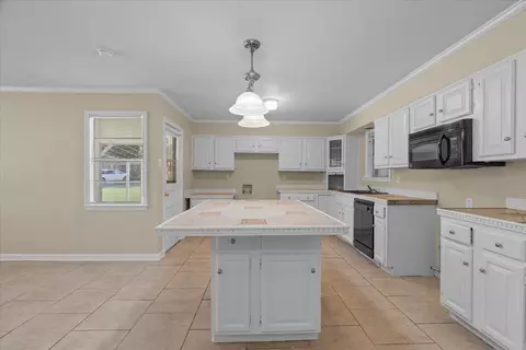 Kitchen - 7089 E Foxhill Dr, Bartlett, TN 38135 photo 2 of 3