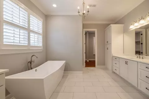 Bath - 1272 Percheron Pass, Collierville, TN 38017 photo 1 of 8
