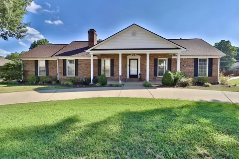 121 Woodlawn Ave E, Brighton, TN 38011