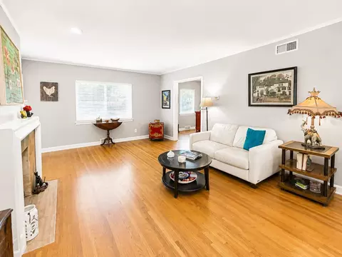 Living - 3863 Minden Rd, Memphis, TN 38111 photo 3 of 4