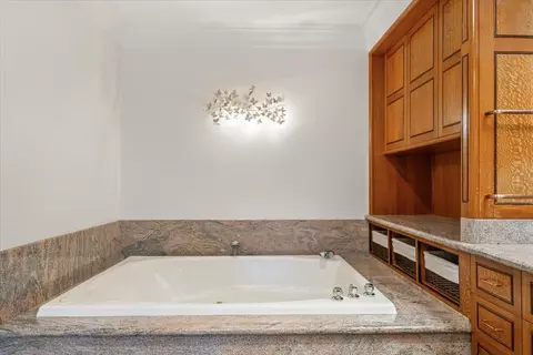 Bath - 188 E Galloway Dr, Memphis, TN 38111 photo 3 of 6