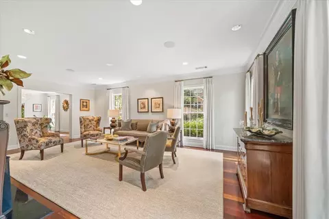 Living - 188 E Galloway Dr, Memphis, TN 38111 photo 2 of 5