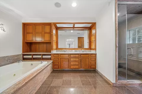 Bath - 188 E Galloway Dr, Memphis, TN 38111 photo 1 of 6