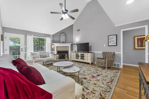 7979 Jills Creek Dr, Bartlett, TN 38133