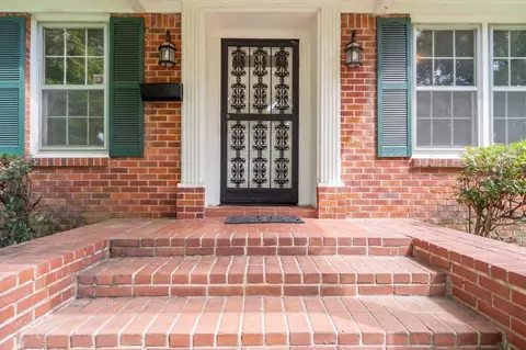 4968 Cole Rd, Memphis, TN 38117