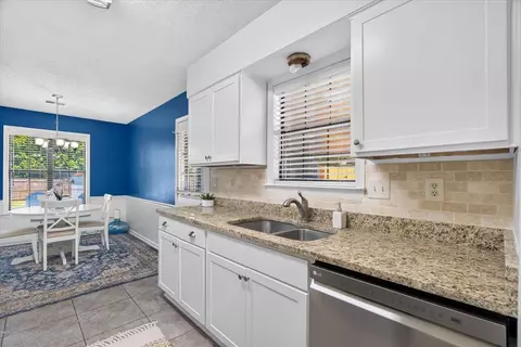6790 Autumnhill Ln, Bartlett, TN 38135