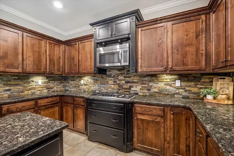 Kitchen - 76 E Cherrybark Dr, Atoka, TN 38004 photo 2 of 4