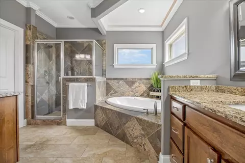 Bath - 76 E Cherrybark Dr, Atoka, TN 38004 photo 2 of 4