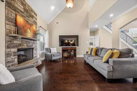 Living - 76 E Cherrybark Dr, Atoka, TN 38004 photo 1 of 2