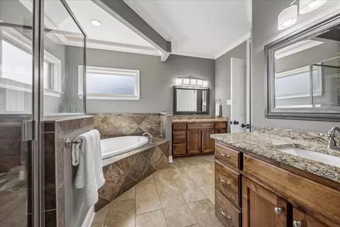 Bath - 76 E Cherrybark Dr, Atoka, TN 38004 photo 1 of 4