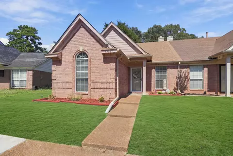 9256 Grove Manor Dr, Cordova, TN 38016