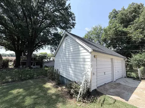 Exterior - 237 Edwin Cir, Memphis, TN 38104 photo 7 of 14
