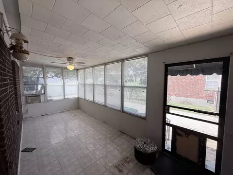 Exterior - 237 Edwin Cir, Memphis, TN 38104 photo 11 of 14