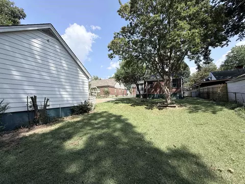Exterior - 237 Edwin Cir, Memphis, TN 38104 photo 6 of 14