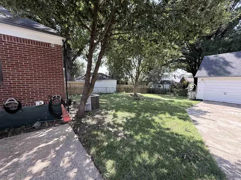 Exterior - 237 Edwin Cir, Memphis, TN 38104 photo 10 of 14