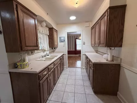 Kitchen - 237 Edwin Cir, Memphis, TN 38104 photo 1 of 2