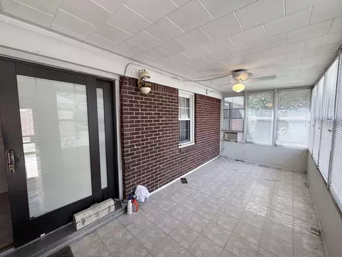 Exterior - 237 Edwin Cir, Memphis, TN 38104 photo 8 of 14