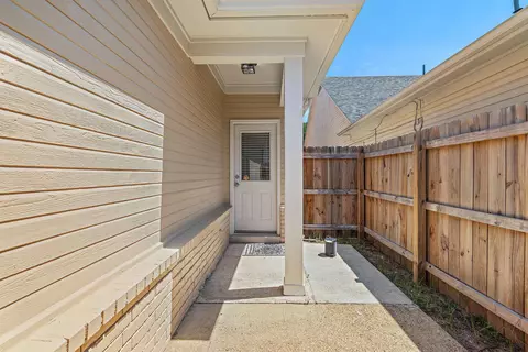 Exterior - 1183 Harbor River Dr, Memphis, TN 38103 photo 1 of 4